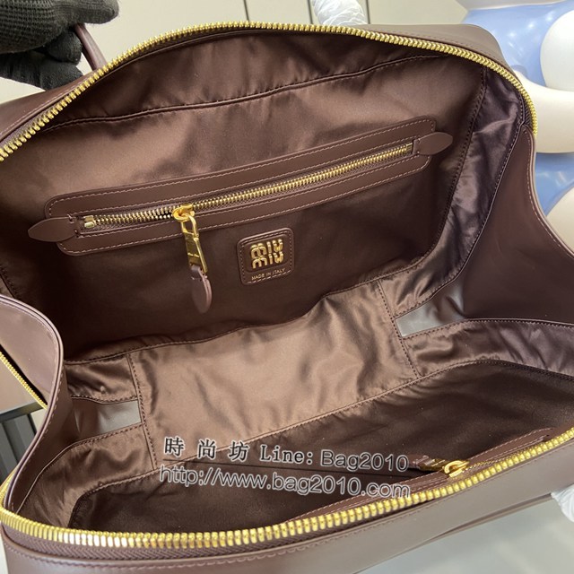 miumiu專櫃繆繆最新款原廠公事包Beau手袋手提包 jh2337型號：5bb117，5bb163